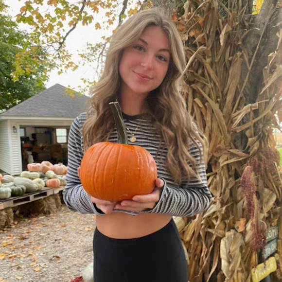 Meet your Posher, Allie - Picture 1 of 1